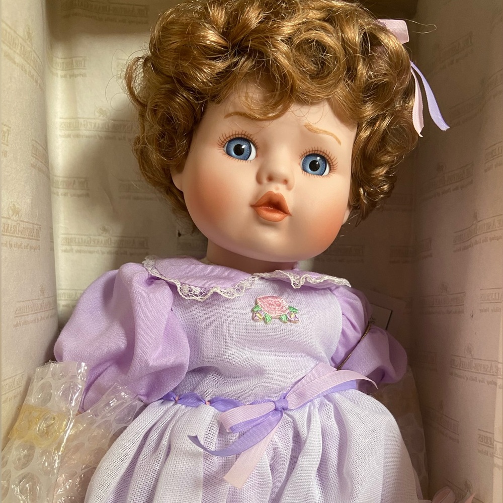 A handcrafted porcelain doll from the Ashton Drake Galleries 1996 (13 in)